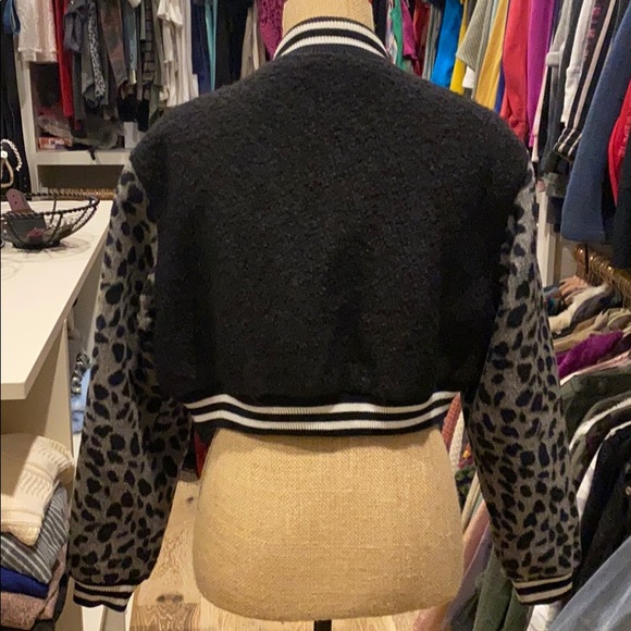 Leopard jacket. Cropped - Picture 3 of 3